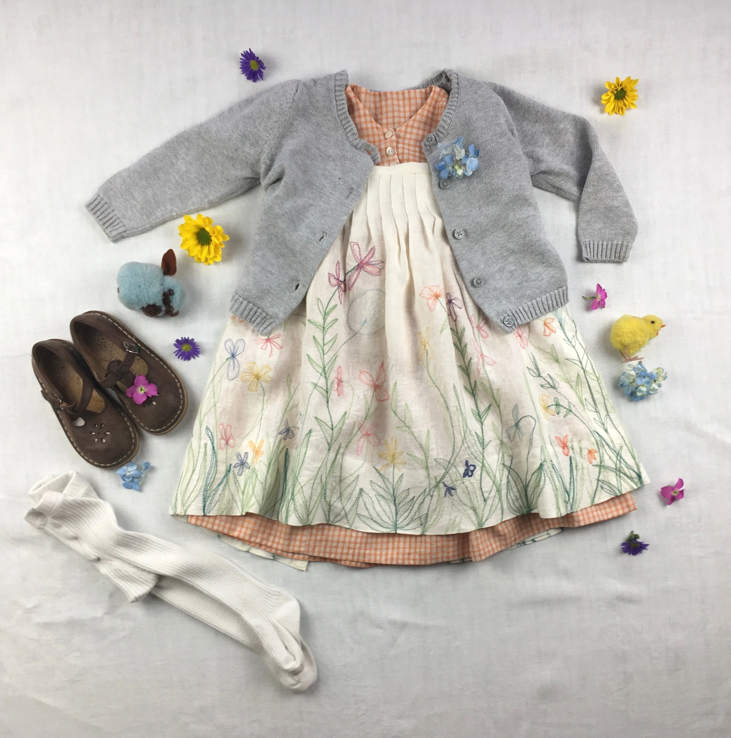 213 Child's Prairie Dress & Pinafore