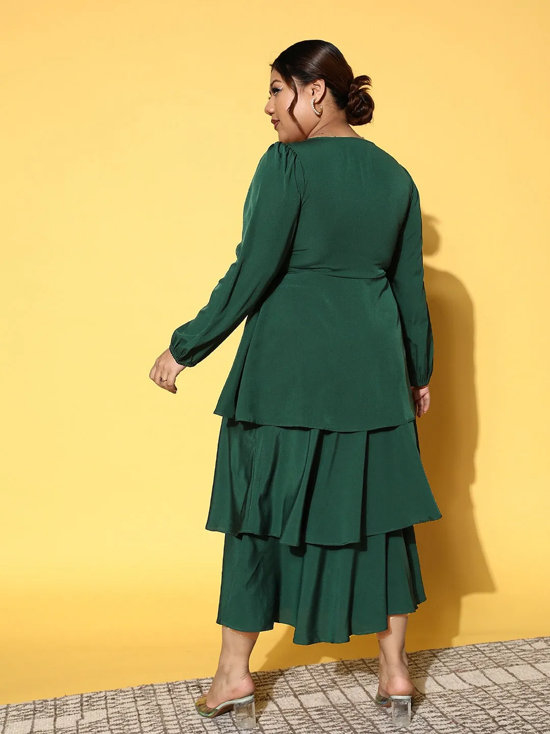 Berrylush Women Plus Size Solid Green Sweetheart Neck Crepe Flounce Hem Layered A-Line Midi Dress