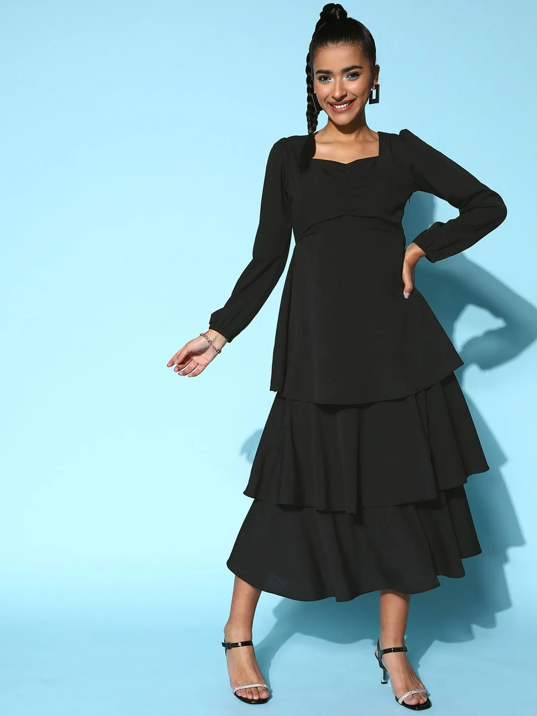 Berrylush Women Solid Black Sweetheart Neck Puff Sleeve Flounce Tiered A-Line Maxi Dress