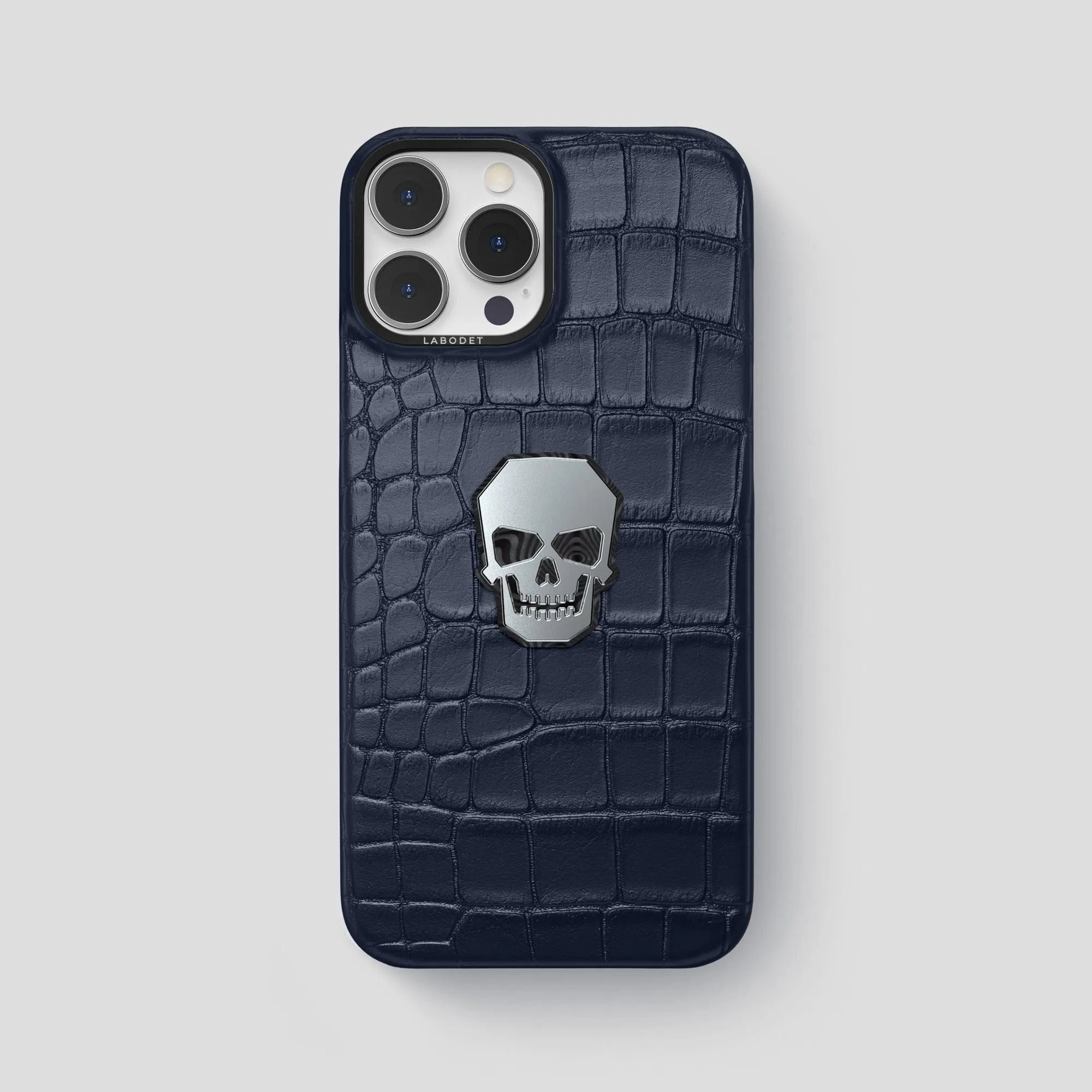 Classic Case With Titanium Skull For iPhone 15 Pro Max In Alligator