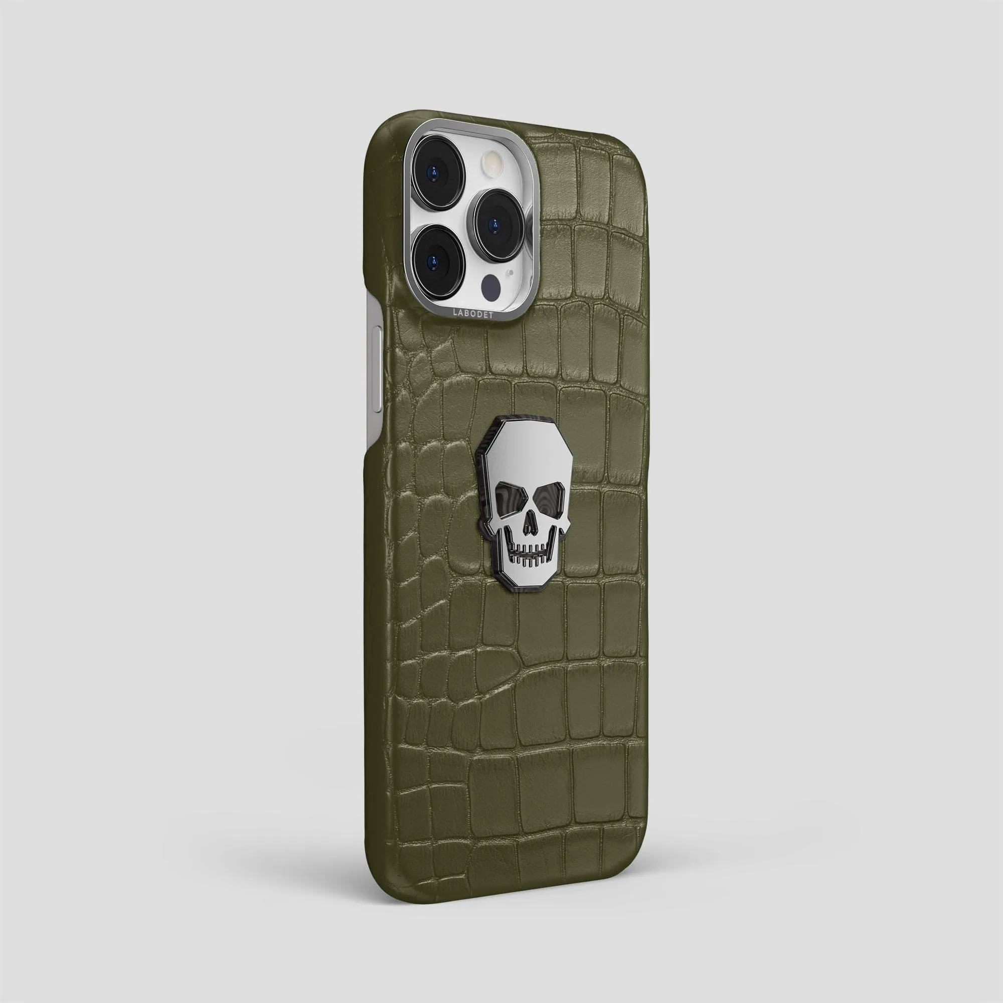 Classic Case With Titanium Skull For iPhone 15 Pro Max In Alligator