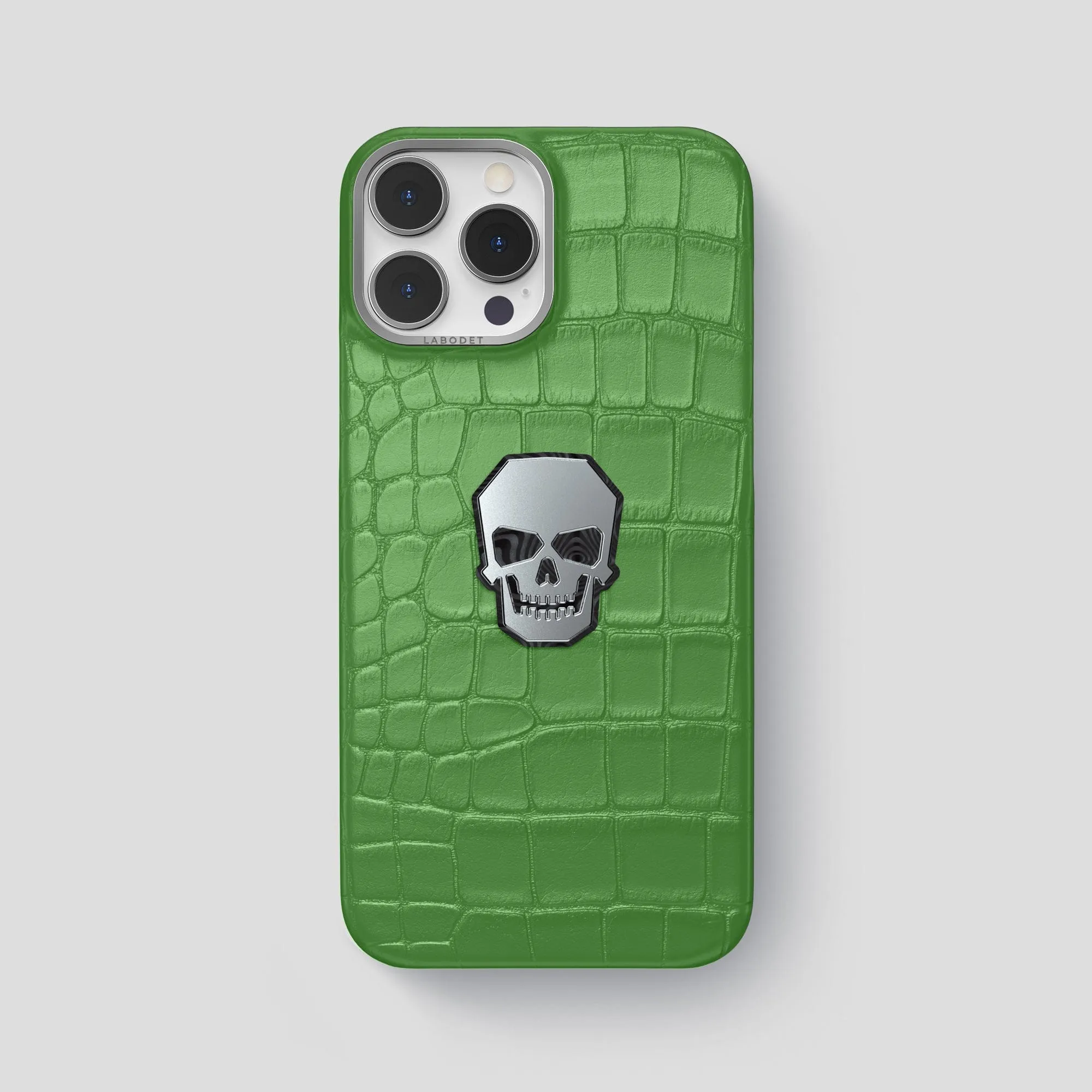 Classic Case With Titanium Skull For iPhone 15 Pro Max In Alligator