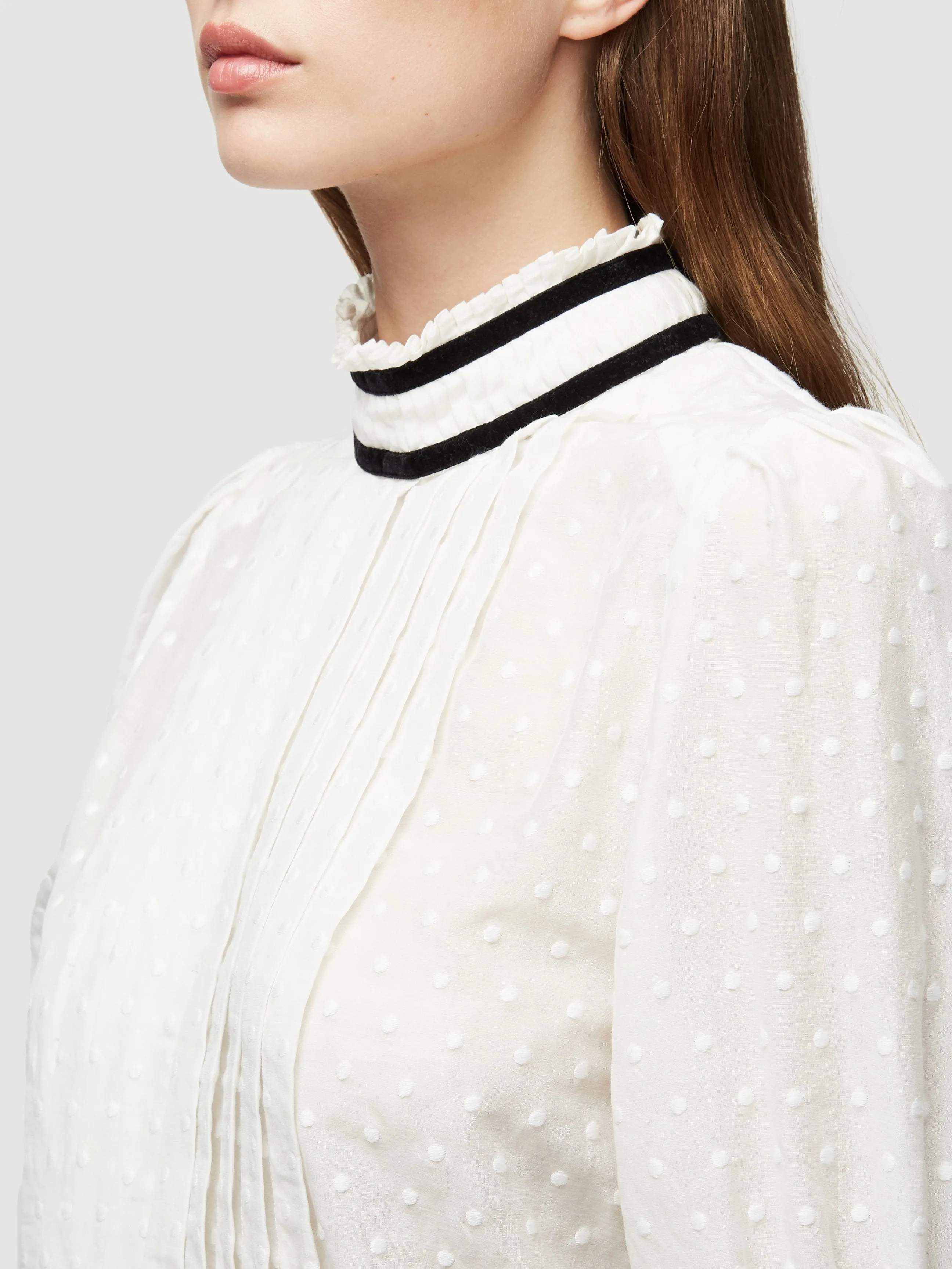 Contrast Trim Top -- Off White