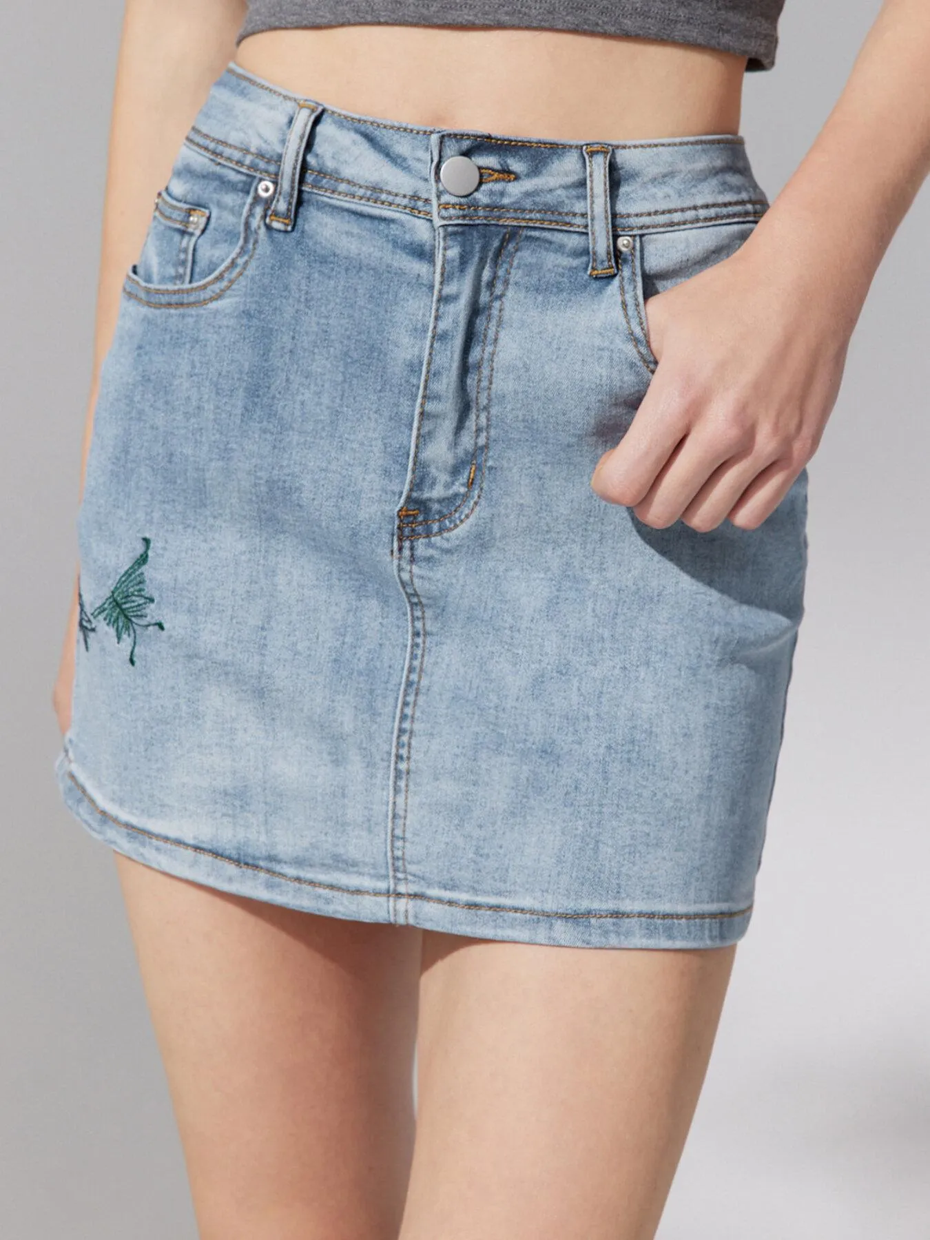 Embroidery Back Mini Denim Skirt