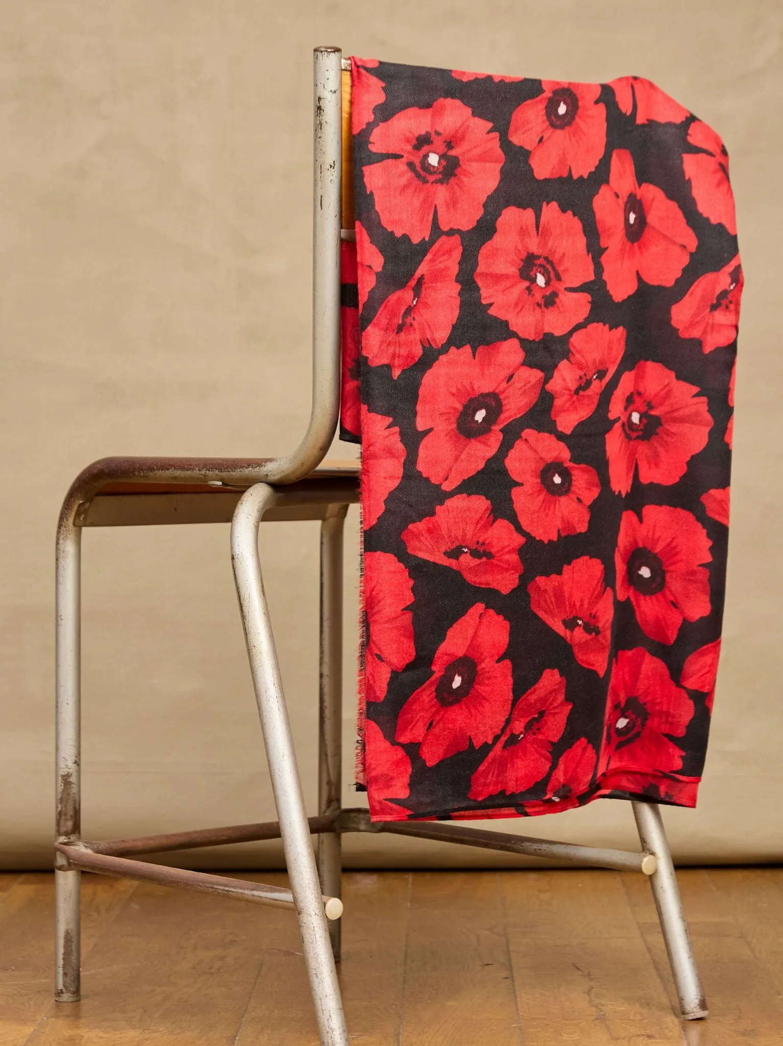 Poppy Print Scarf - Black/Red