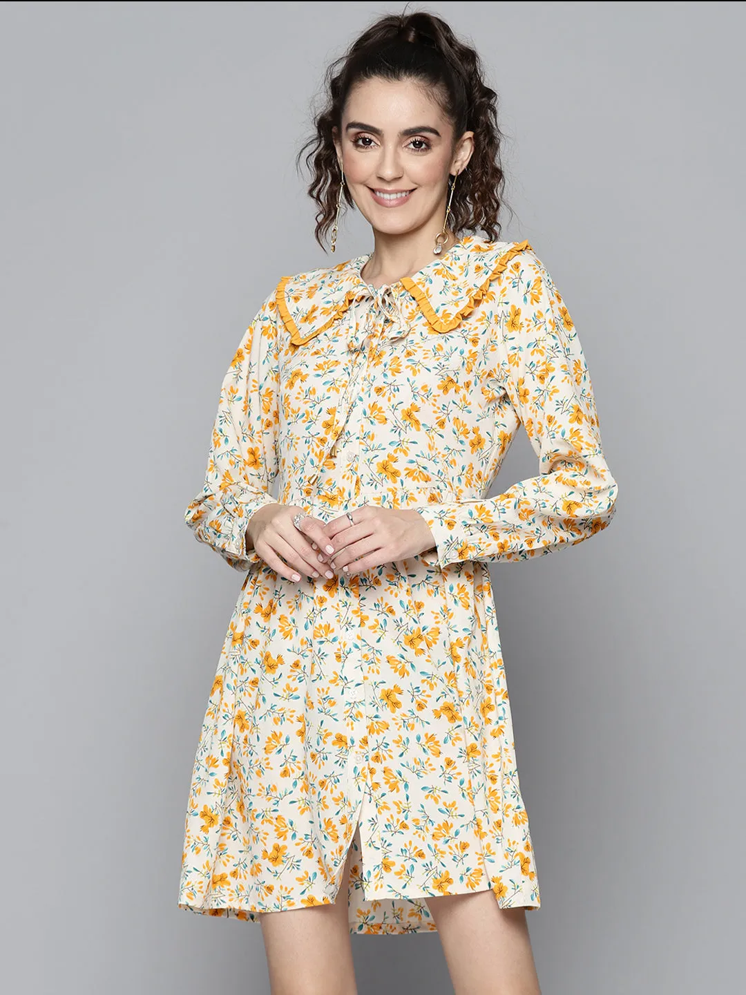 Women Off White Floral Big Collar Dress